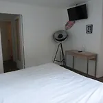 Отель Logis Restaurant La Vigotte Жирмон-Валь-д'Ажоль