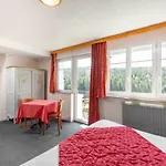 Отель Logis Restaurant La Vigotte 2*