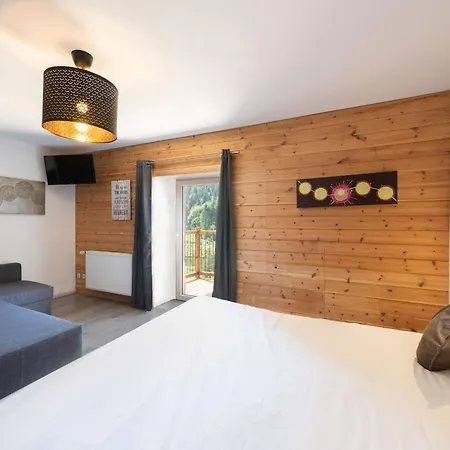 Logis Restaurant La Vigotte 2* Жирмон-Валь-д'Ажоль