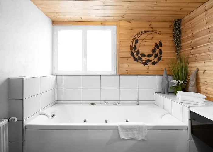 Logis Restaurant La Vigotte 2* 格尔蒙特维勒阿瓦尔