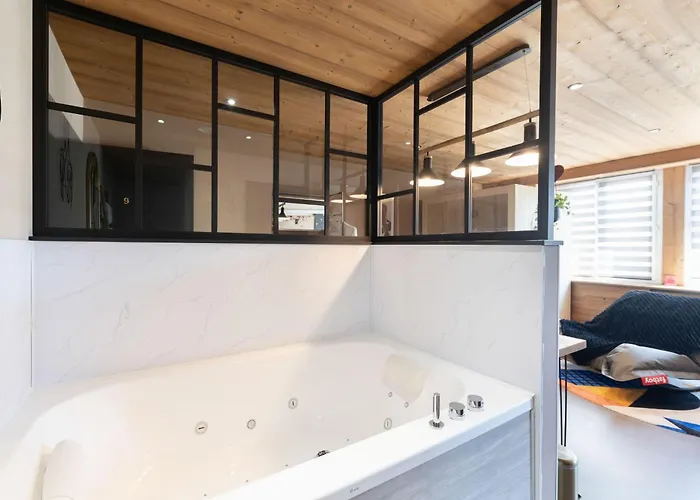 Logis Restaurant La Vigotte 2* 格尔蒙特维勒阿瓦尔