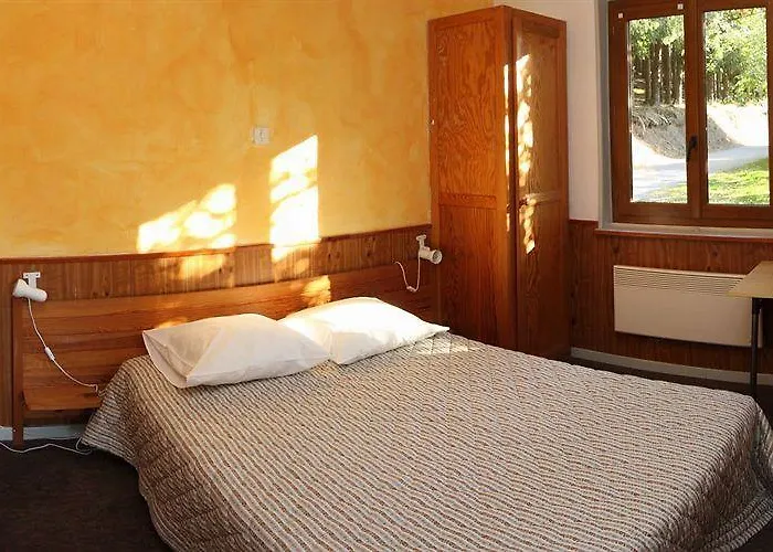 酒店 Logis Restaurant La Vigotte 格尔蒙特维勒阿瓦尔