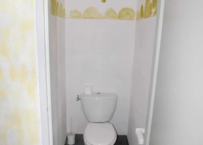 Logis Restaurant La Vigotte 格尔蒙特维勒阿瓦尔