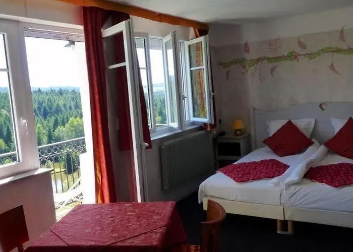 Logis Restaurant La Vigotte 酒店 格尔蒙特维勒阿瓦尔